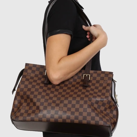 Louis Vuitton Handbags - ✨BEAUTIFUL✨LOUIS VUITTON
Damier Ebene Chelsea Tote